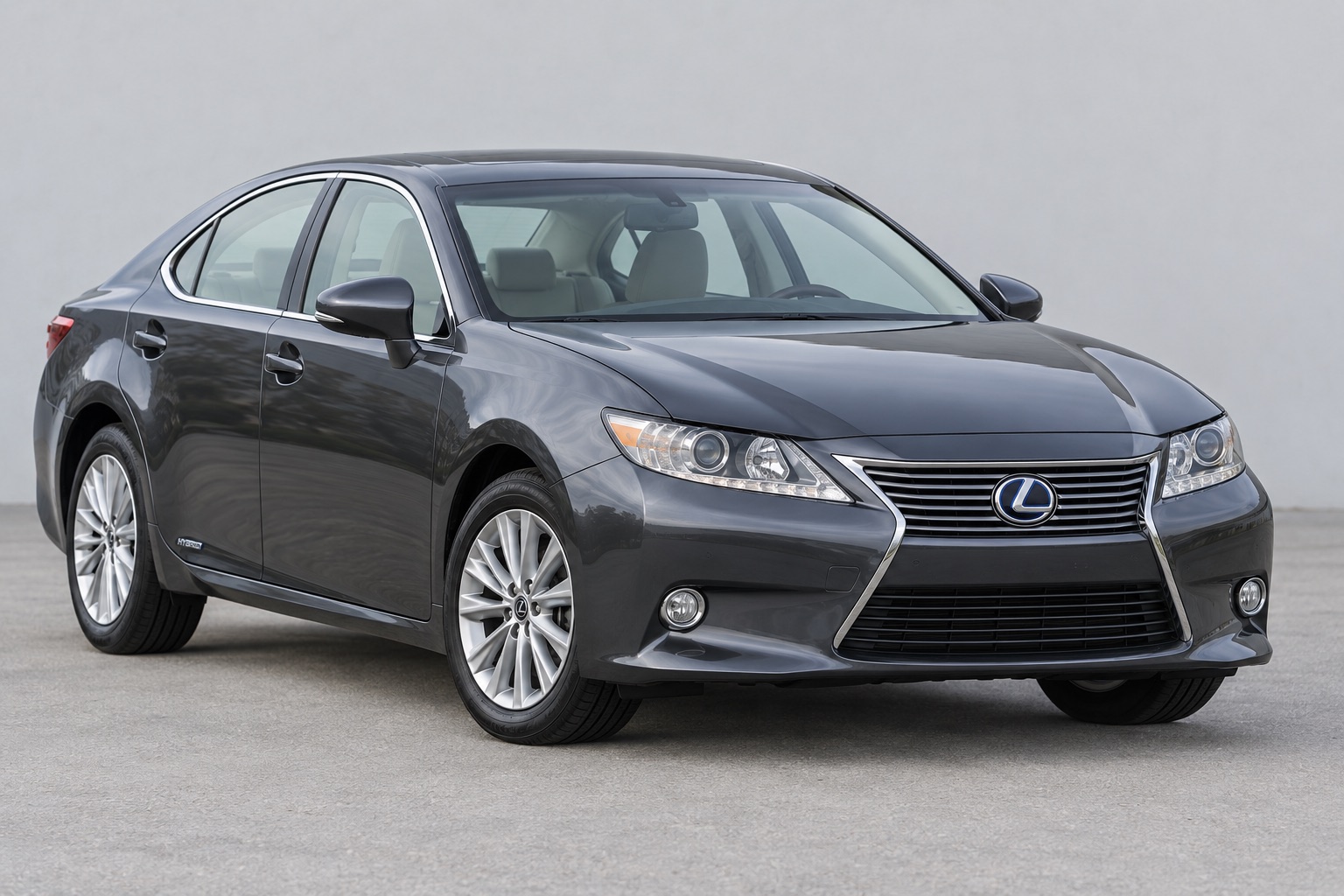 2013 Lexus ES 300h Hybrid windshield replacement in Los Angeles, CA