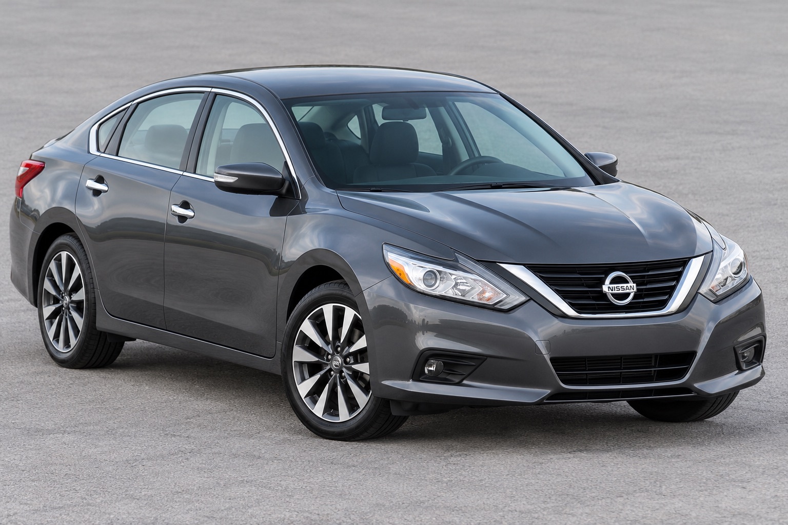 2017 Nissan Altima windshield replacement in Los Angeles, CA