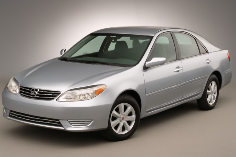 2004 Toyota Camry windshield replacement in Los Angeles, CA