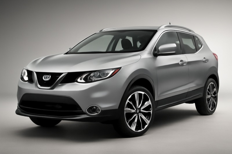 2022 Nissan Rogue Sport windshield replacement in Los Angeles, CA